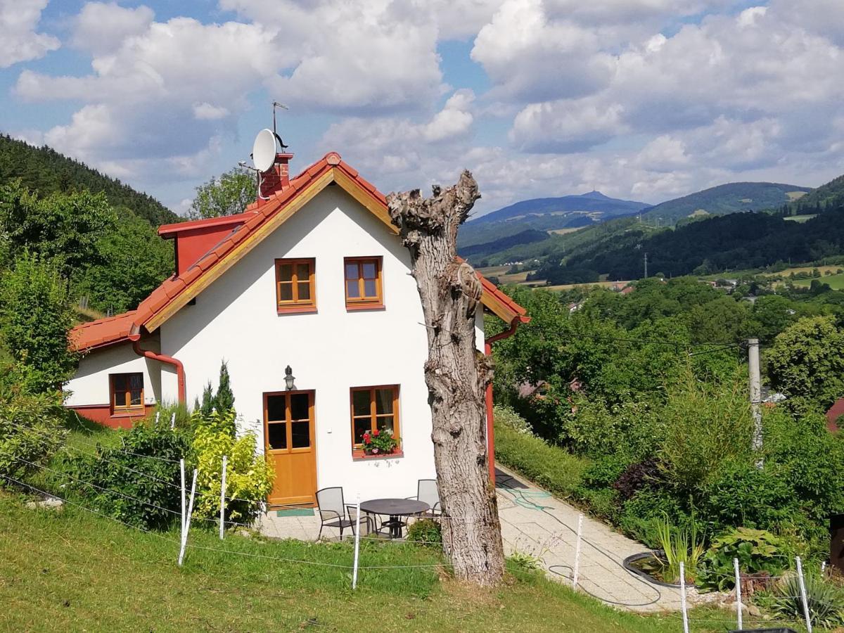 Villa Charming House With Beautiful Landscape à Frýdštejn Extérieur photo